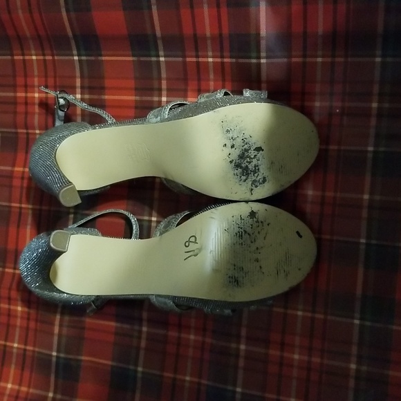 Gold Cinderella Heels - Picture 3 of 4